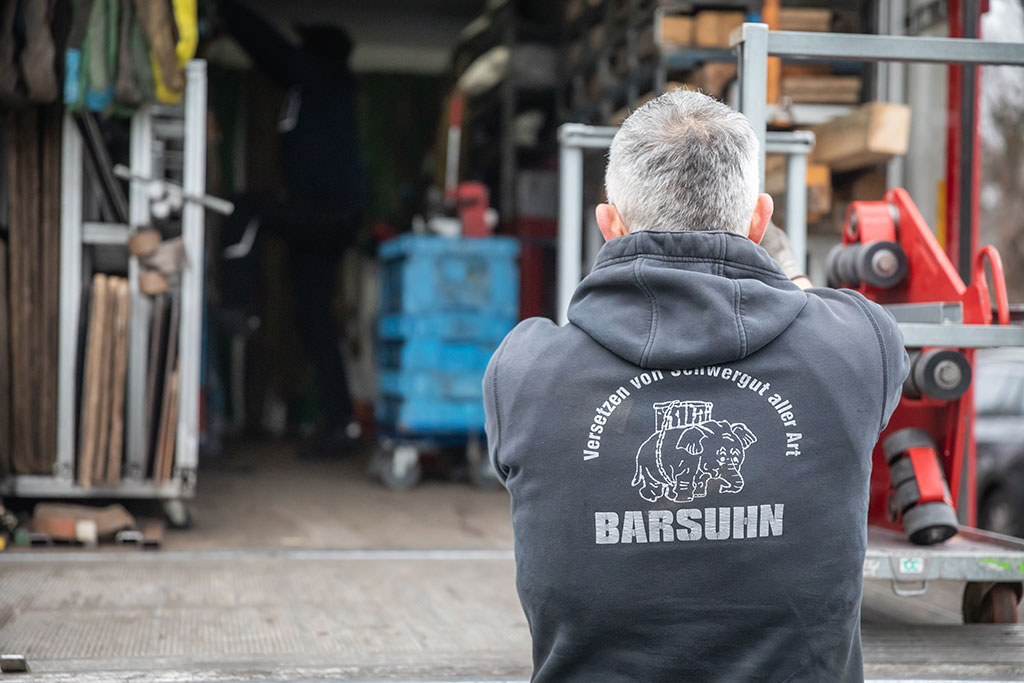 barsuhn schwergut betriebsumzug elefant maschinentransport