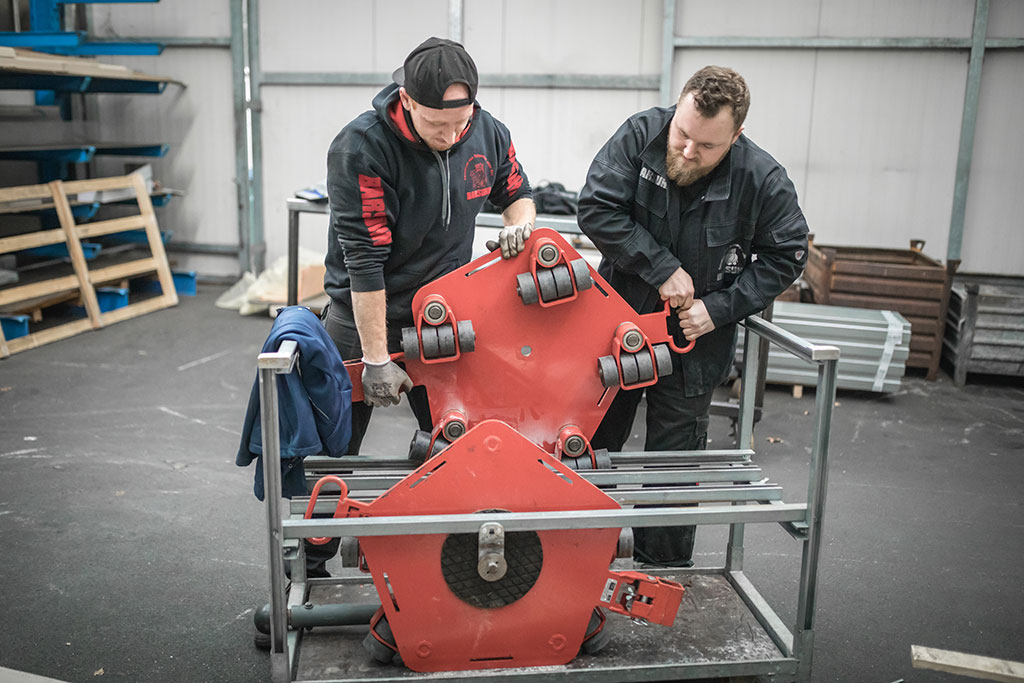 barsuhn schwergut betriebsumzug elefant maschinentransport